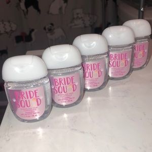 Bath and Body Works anti-bacterial hand gel.